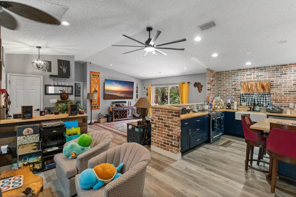 4000 SW 72ND DRIVE Davie, FL 33314