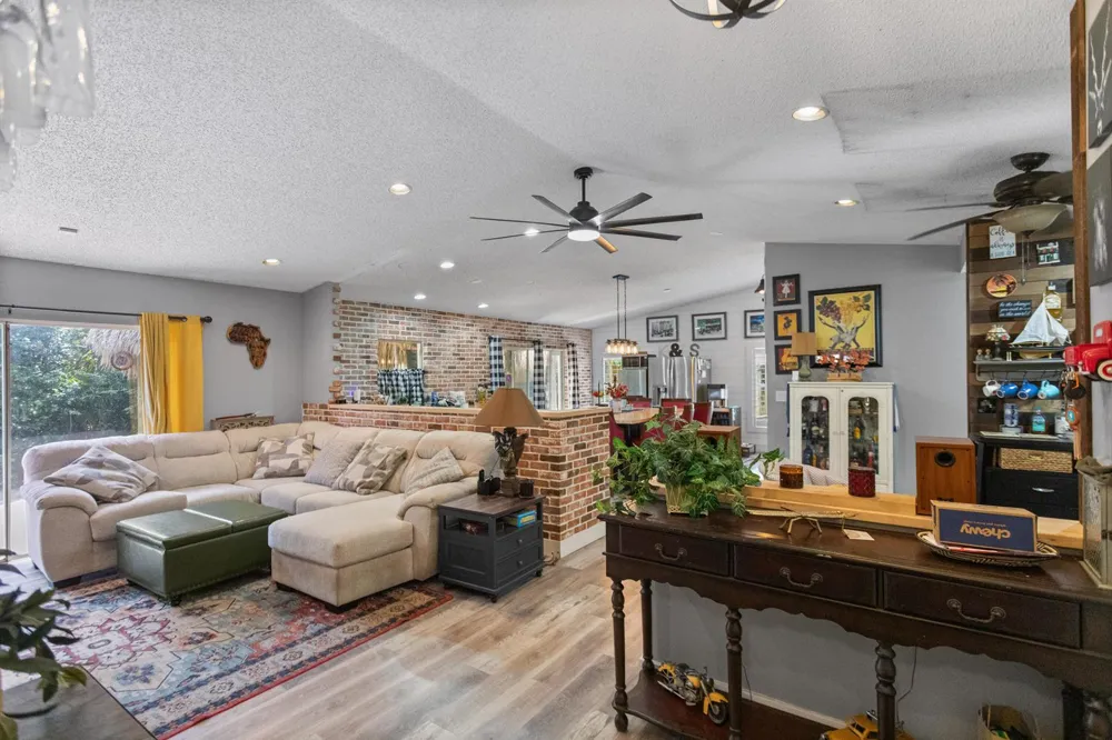 4000 SW 72ND DRIVE Davie, FL 33314