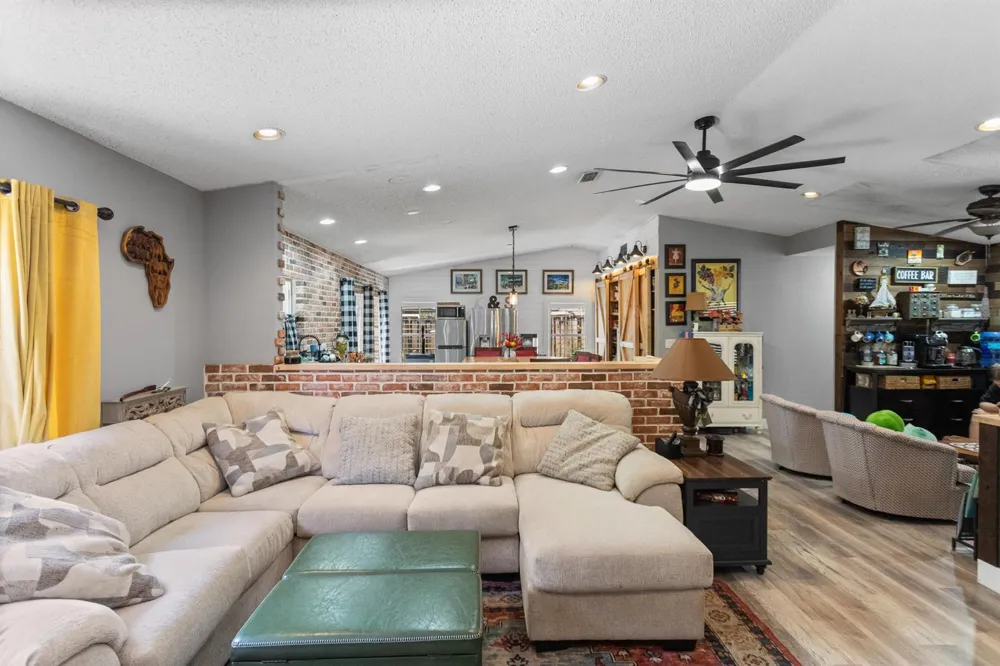 4000 SW 72ND DRIVE Davie, FL 33314