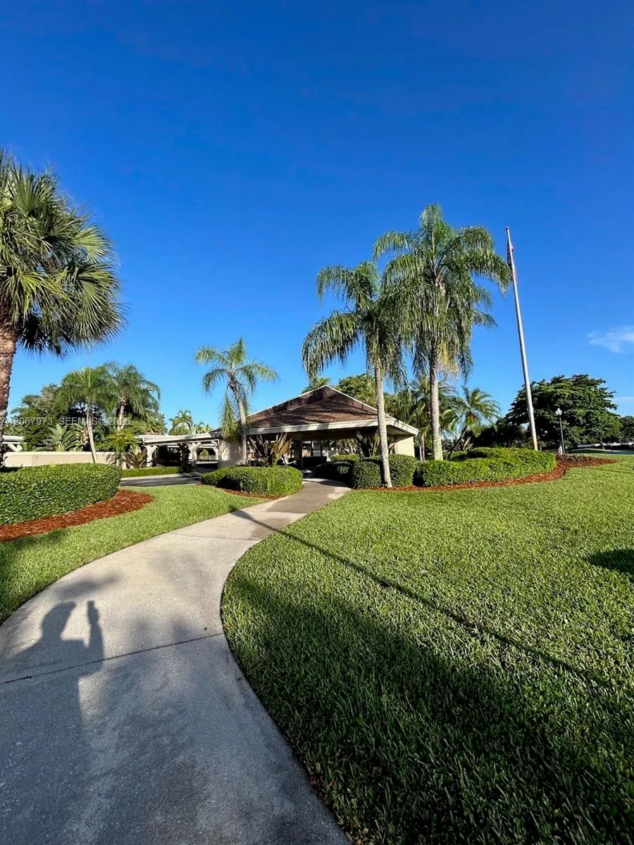 15428 SW 50th Ter #15428 Miami, FL 33185
