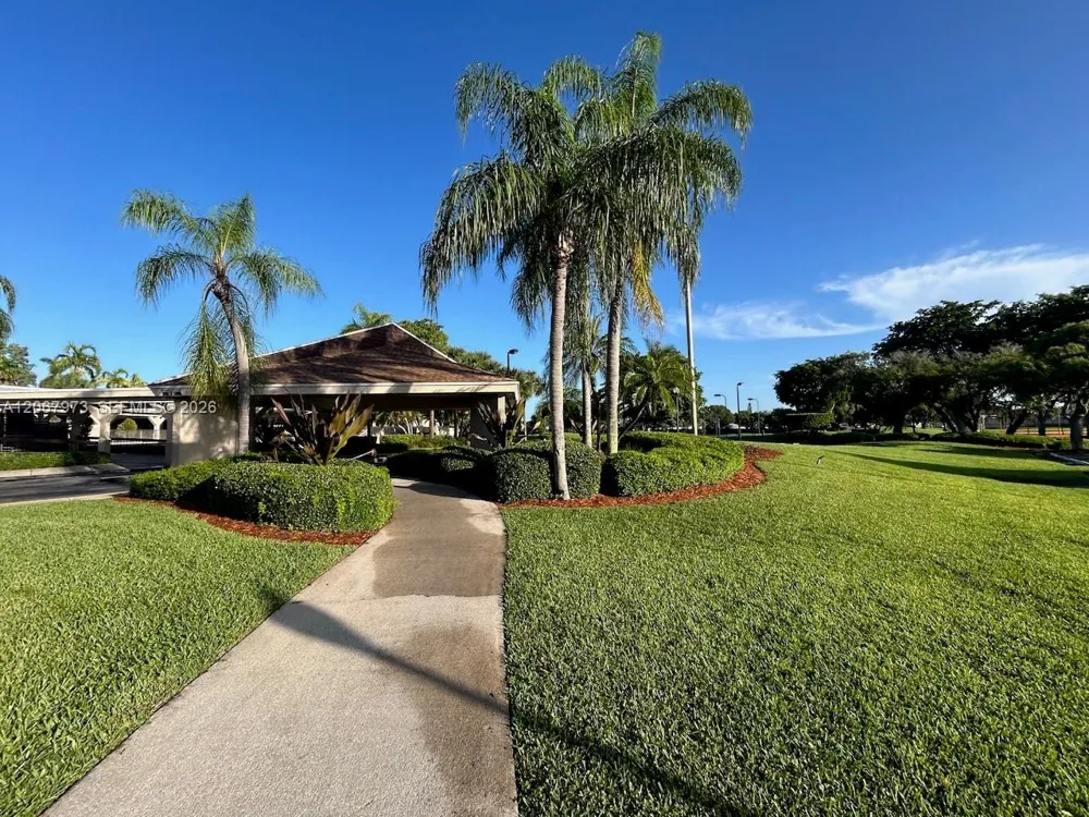 15428 SW 50th Ter #15428 Miami, FL 33185