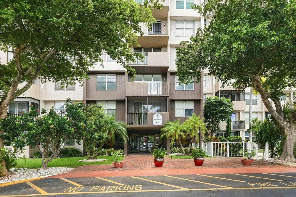 777 S Federal Highway #RP PH 15 Pompano Beach, FL 33062