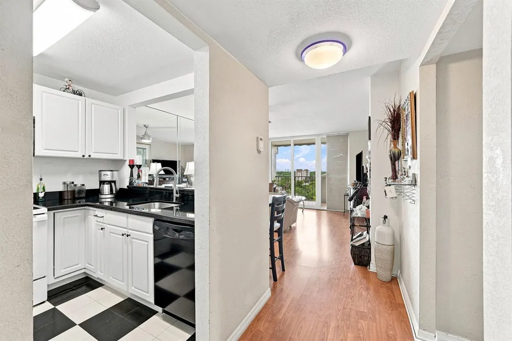 777 S Federal Highway #RP PH 15 Pompano Beach, FL 33062