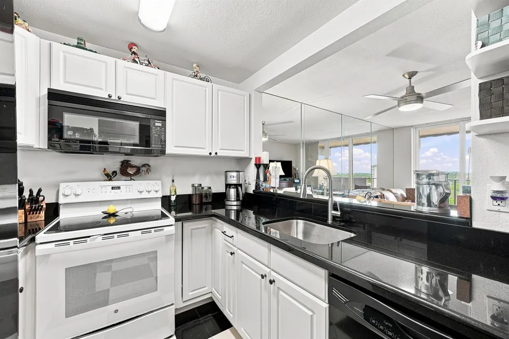 777 S Federal Highway #RP PH 15 Pompano Beach, FL 33062