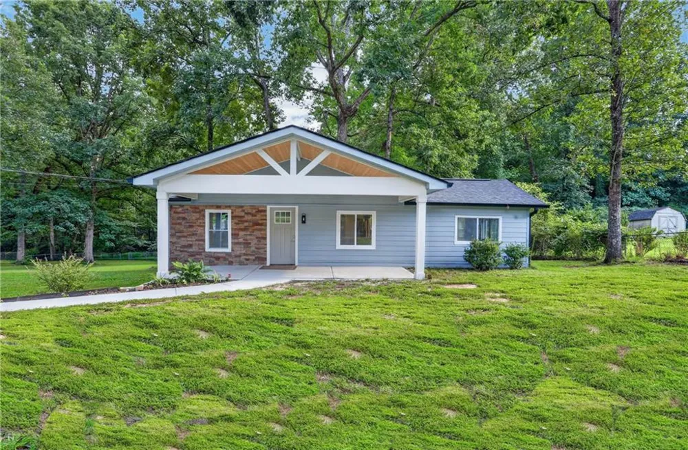 1374 Shangrila Circle Riverdale, GA 30296