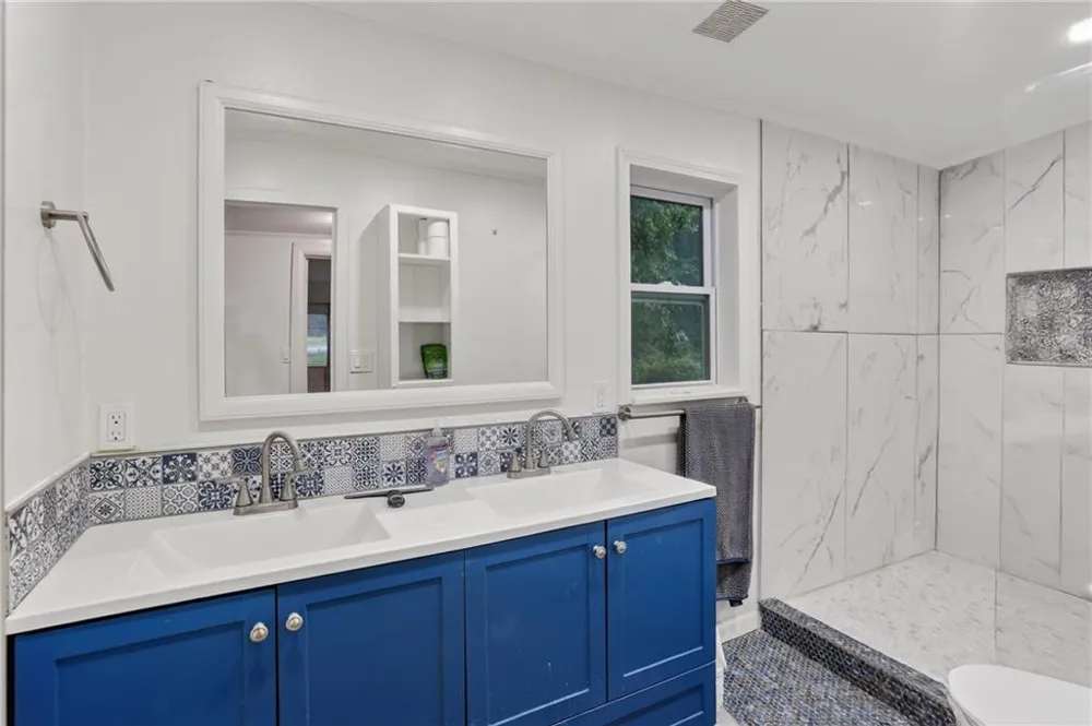1374 Shangrila Circle Riverdale, GA 30296