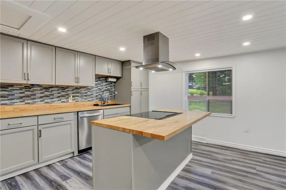 1374 Shangrila Circle Riverdale, GA 30296