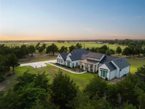 598 Vineyard View Trail