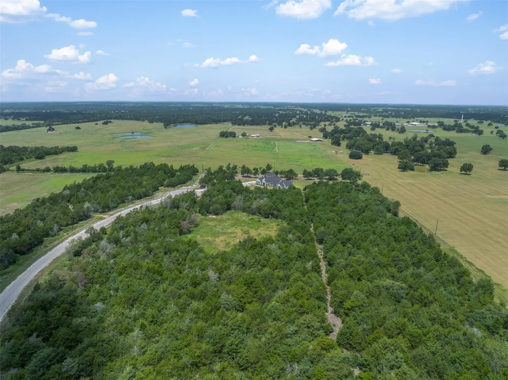 598 Vineyard View Trail Carmine, TX 78932
