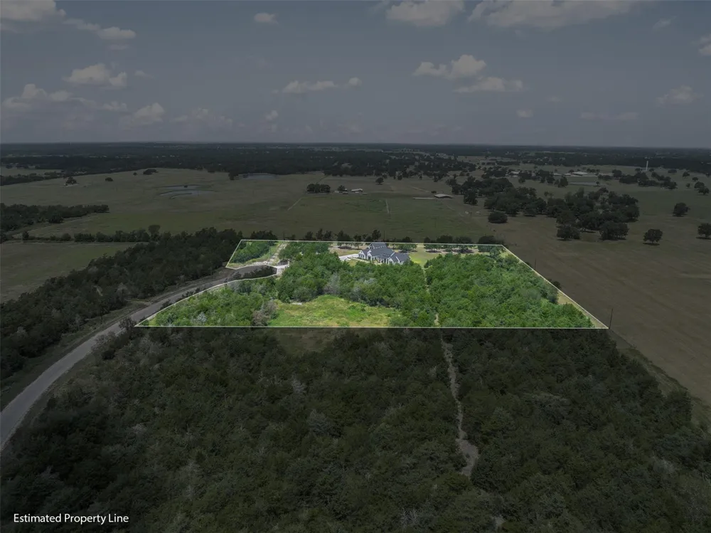 598 Vineyard View Trail Carmine, TX 78932
