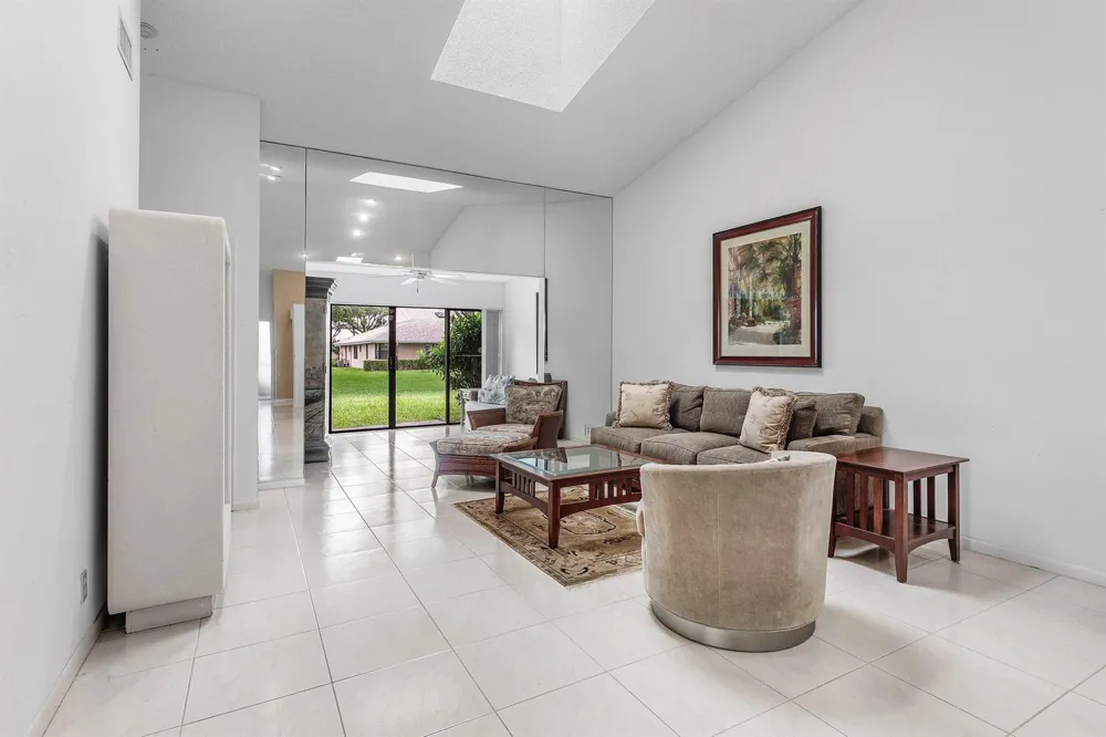 8271 SUN LAKE DRIVE Boca Raton, FL 33496