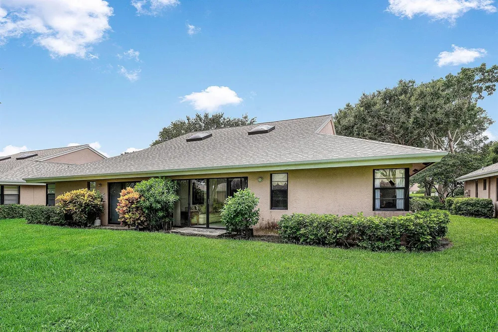 8271 SUN LAKE DRIVE Boca Raton, FL 33496