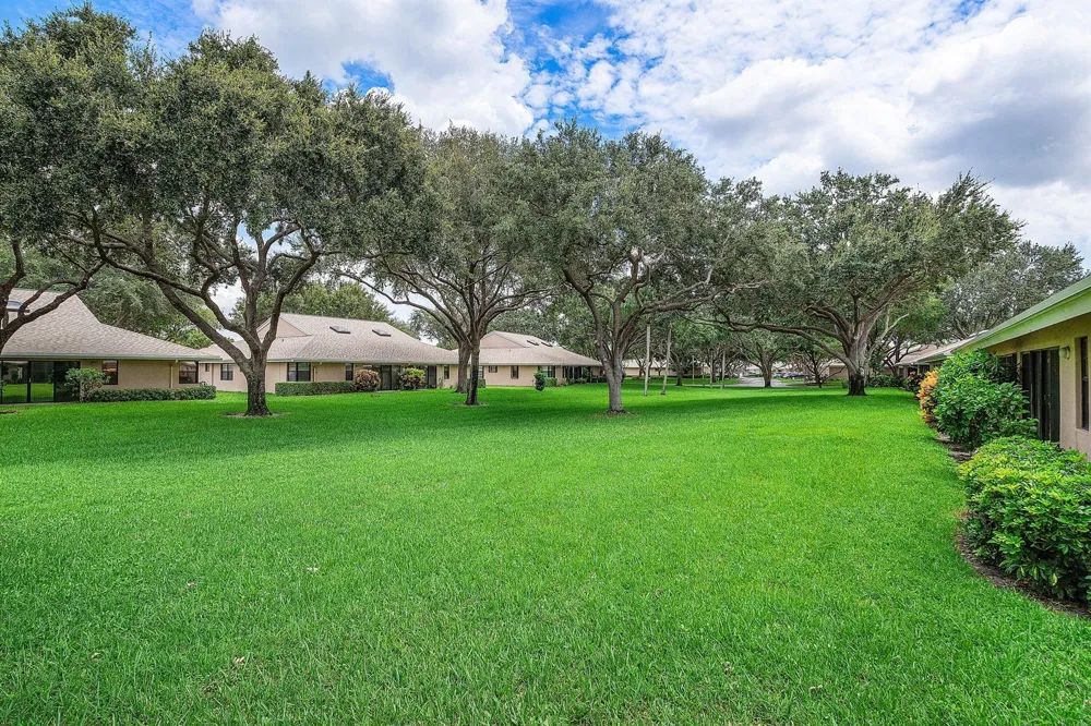 8271 SUN LAKE DRIVE Boca Raton, FL 33496
