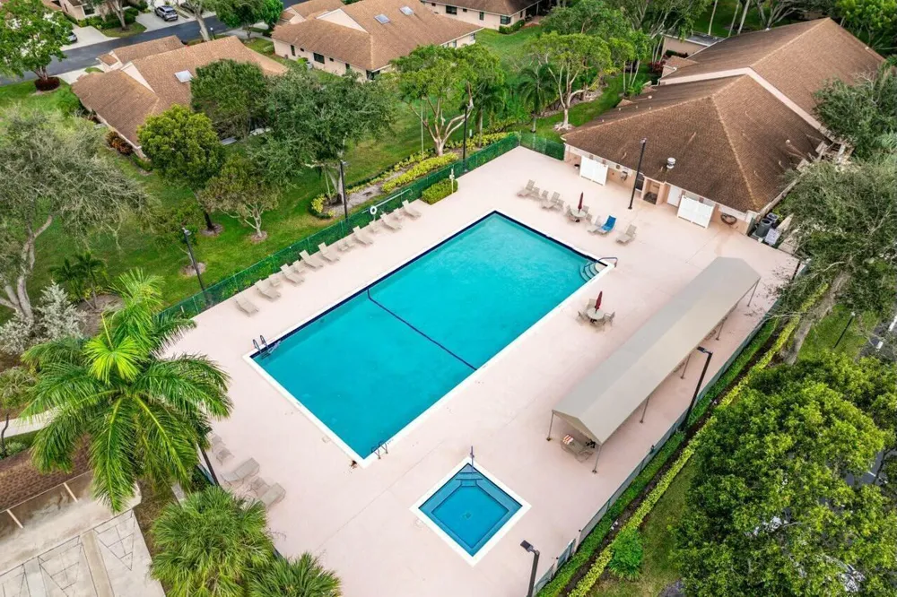 8271 SUN LAKE DRIVE Boca Raton, FL 33496