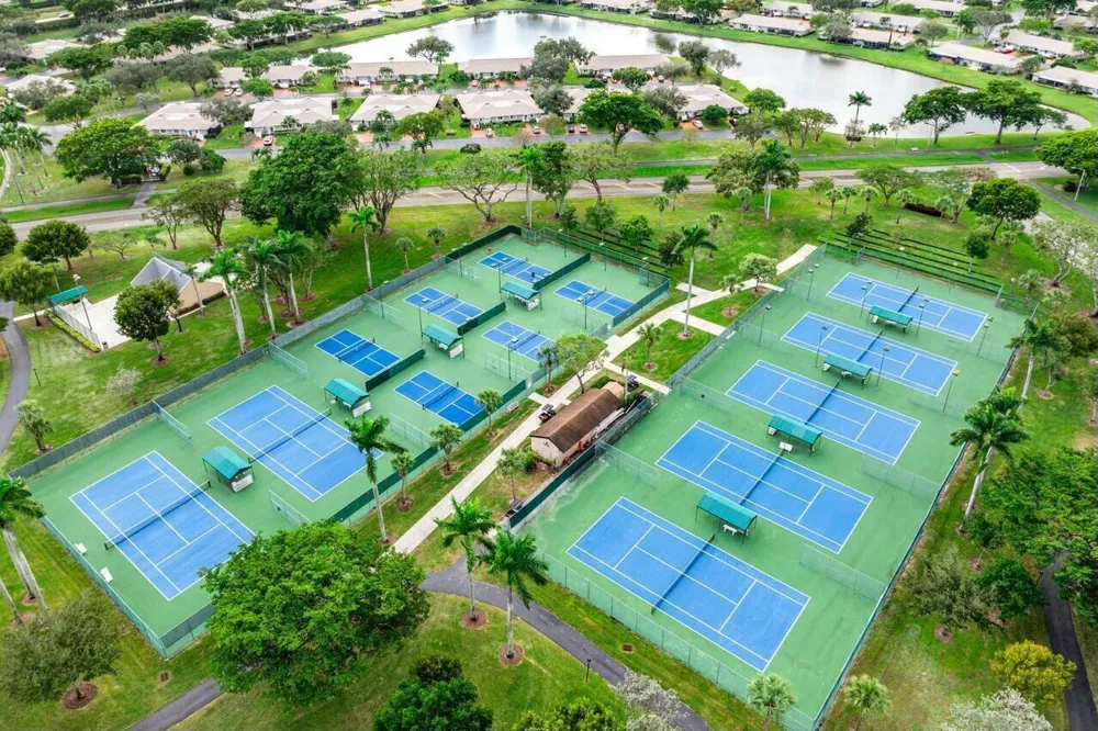 8271 SUN LAKE DRIVE Boca Raton, FL 33496
