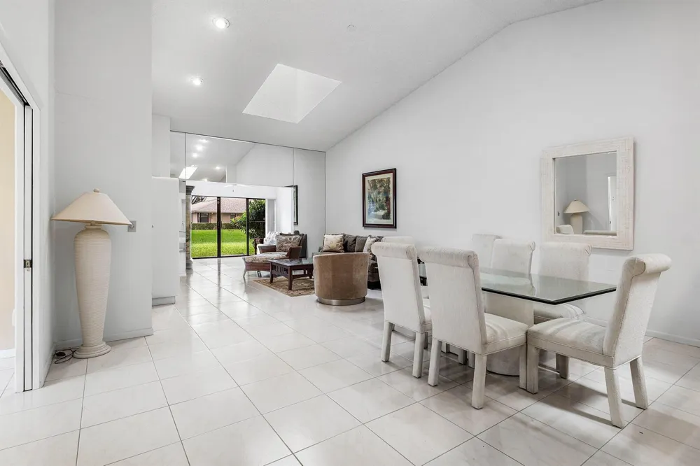 8271 SUN LAKE DRIVE Boca Raton, FL 33496