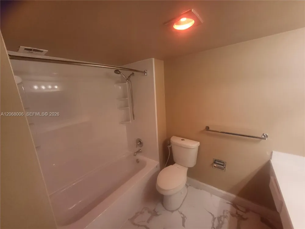 3301 Spanish Moss Ter #404 Lauderhill, FL 33319
