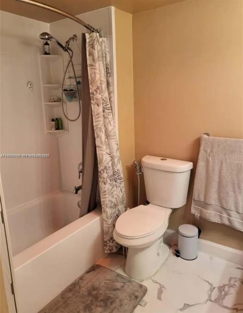 3301 Spanish Moss Ter #404 Lauderhill, FL 33319