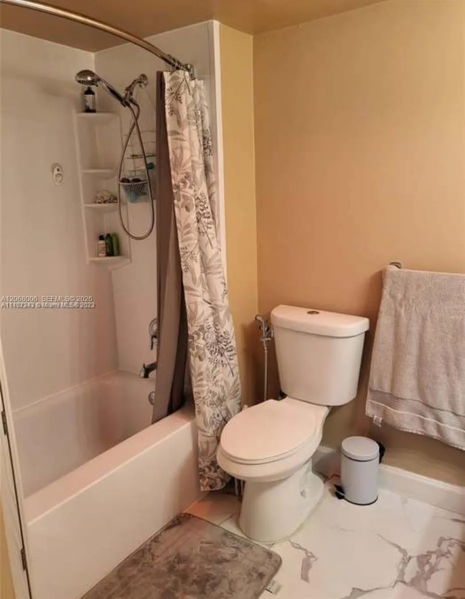3301 Spanish Moss Ter #404 Lauderhill, FL 33319