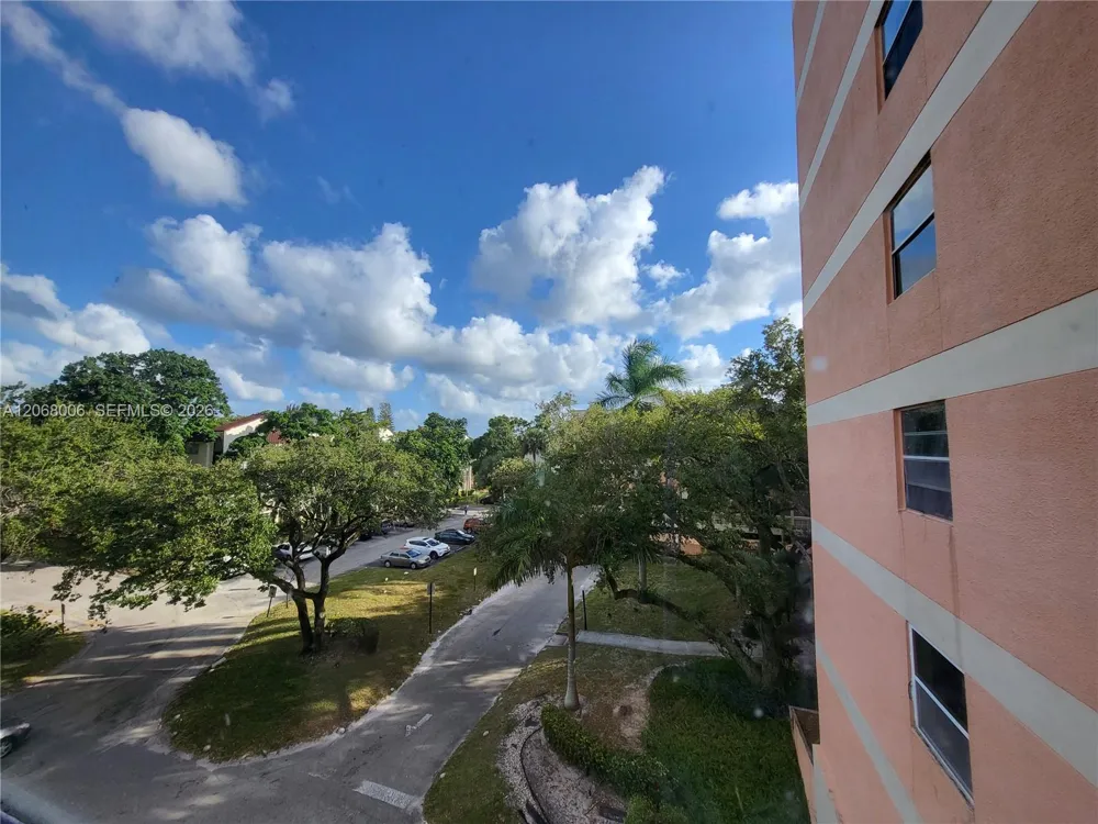 3301 Spanish Moss Ter #404 Lauderhill, FL 33319