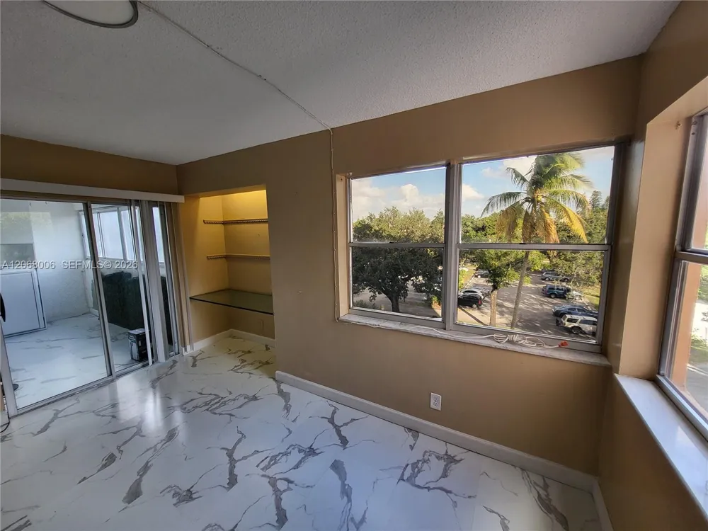 3301 Spanish Moss Ter #404 Lauderhill, FL 33319