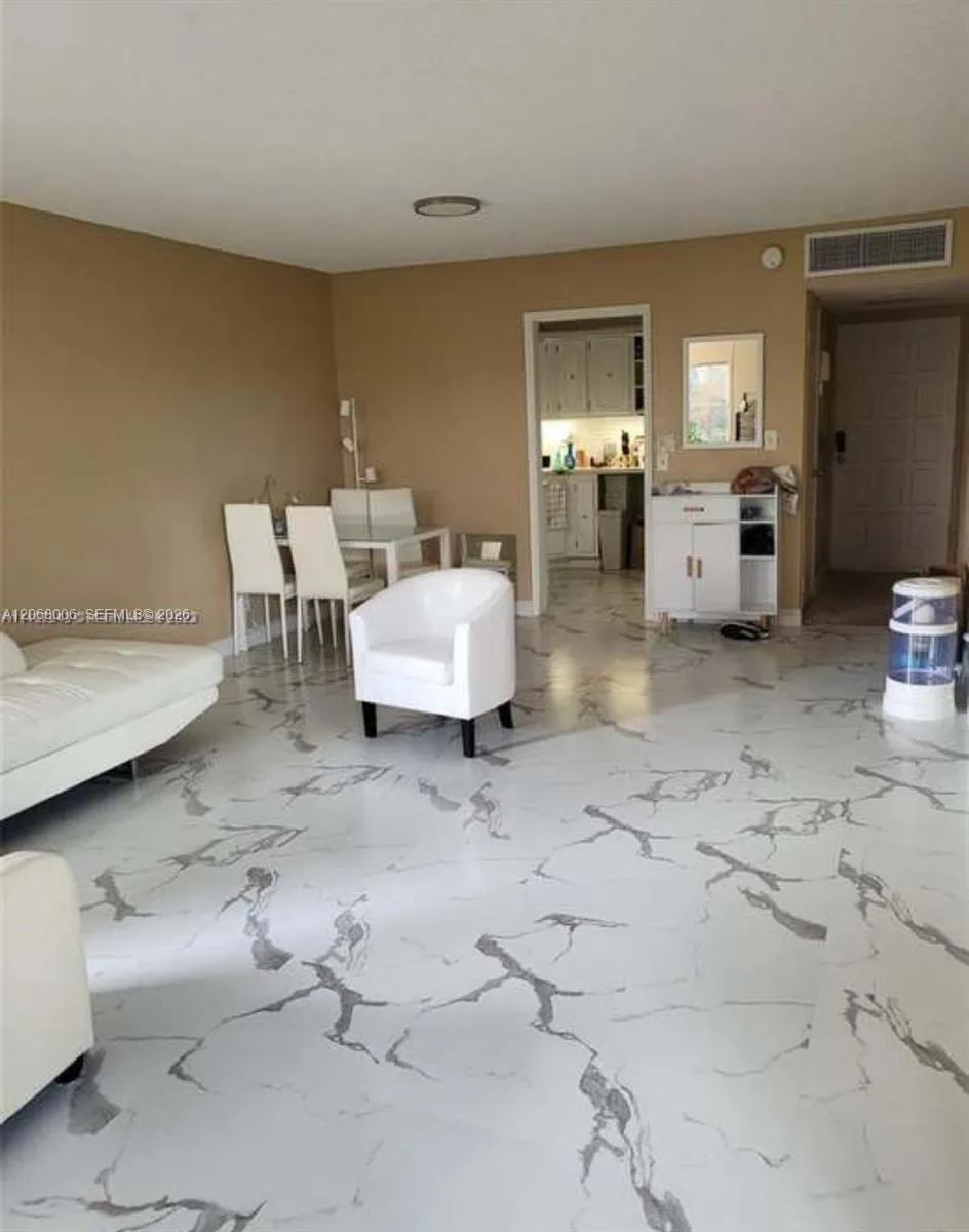 3301 Spanish Moss Ter #404 Lauderhill, FL 33319
