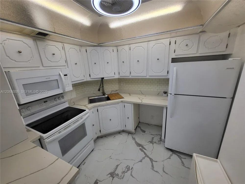 3301 Spanish Moss Ter #404 Lauderhill, FL 33319