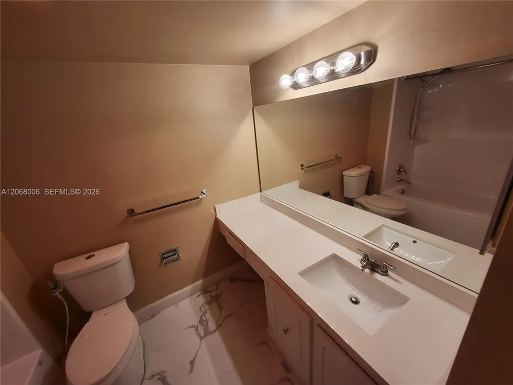 3301 Spanish Moss Ter #404 Lauderhill, FL 33319