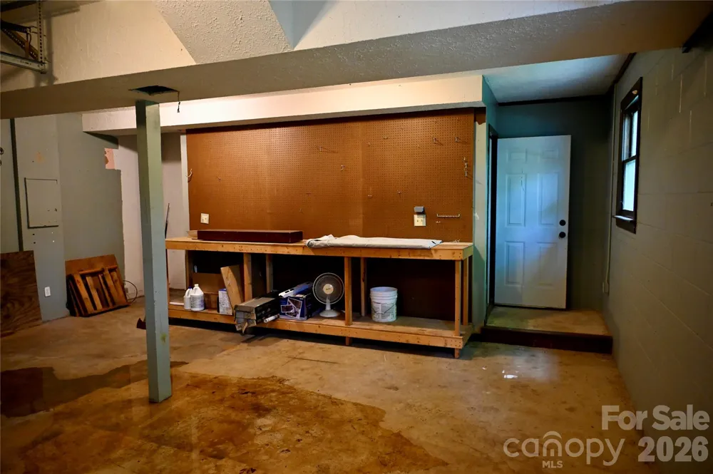 3166 Holly Road Connelly Springs, NC 28612