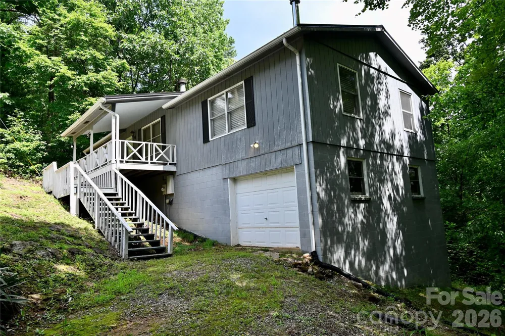 3166 Holly Road Connelly Springs, NC 28612