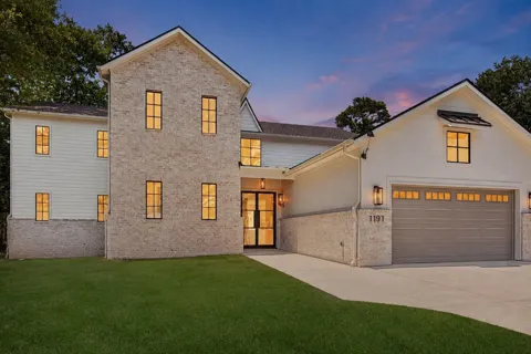 1191 Chamboard Lane