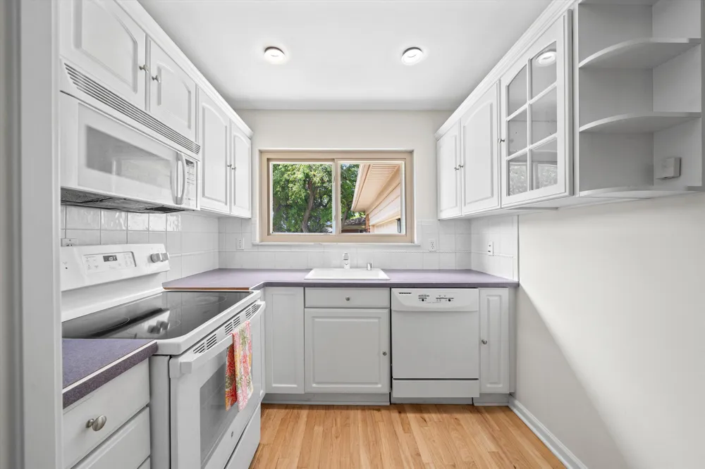 30906 Roycroft Street Livonia, MI 48154