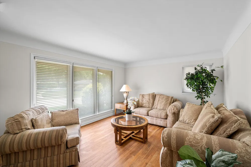 30906 Roycroft Street Livonia, MI 48154