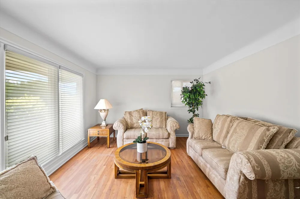 30906 Roycroft Street Livonia, MI 48154