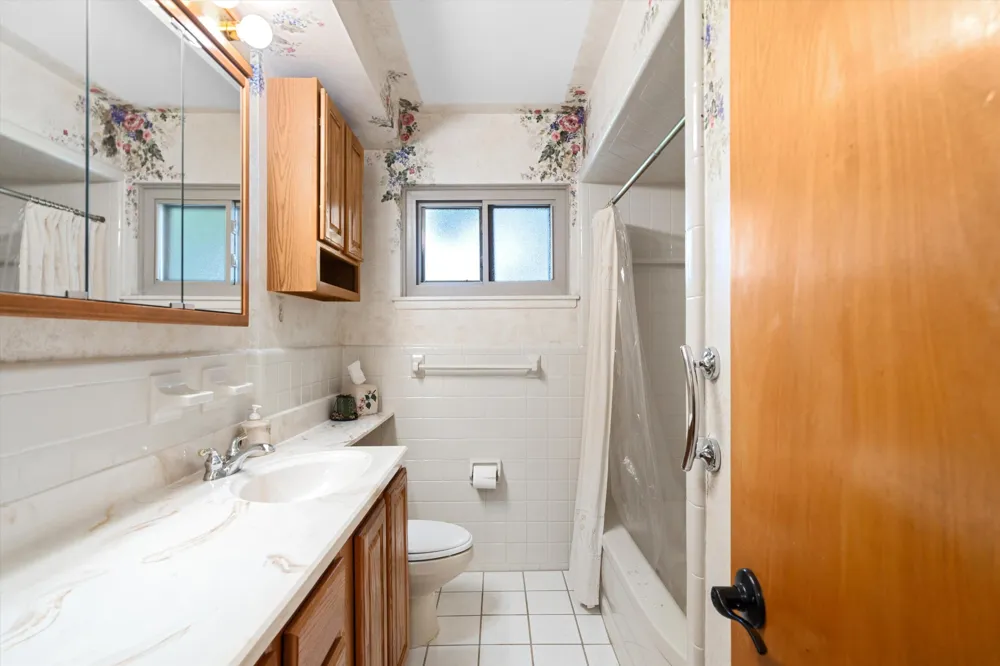 30906 Roycroft Street Livonia, MI 48154