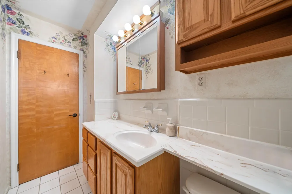 30906 Roycroft Street Livonia, MI 48154