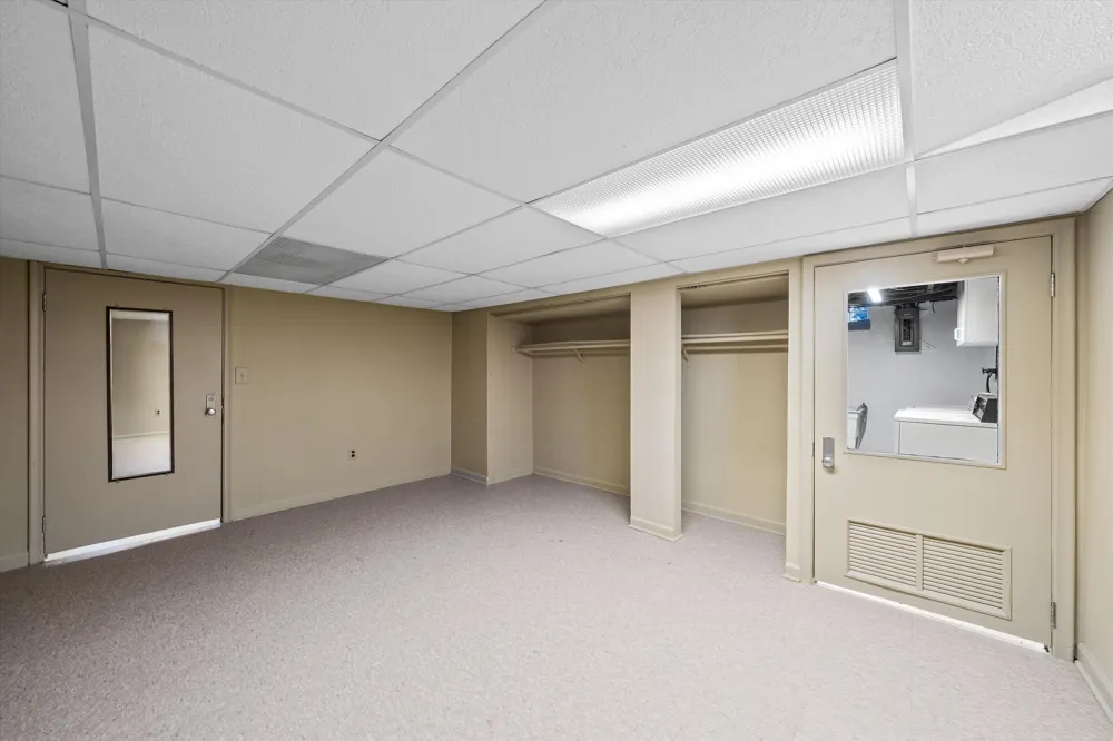 30906 Roycroft Street Livonia, MI 48154