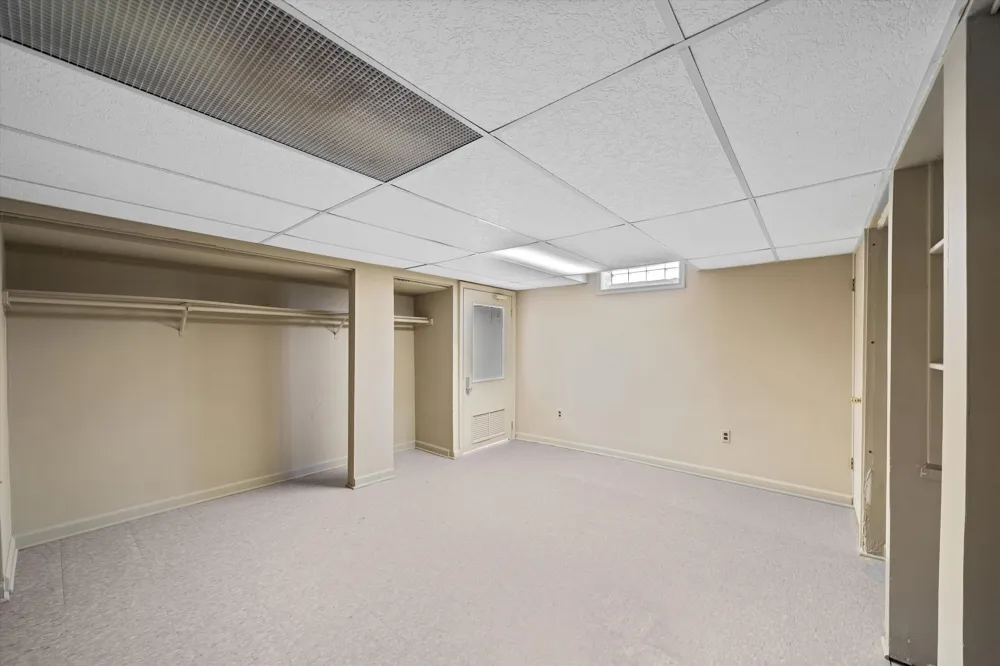 30906 Roycroft Street Livonia, MI 48154