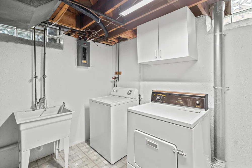 30906 Roycroft Street Livonia, MI 48154