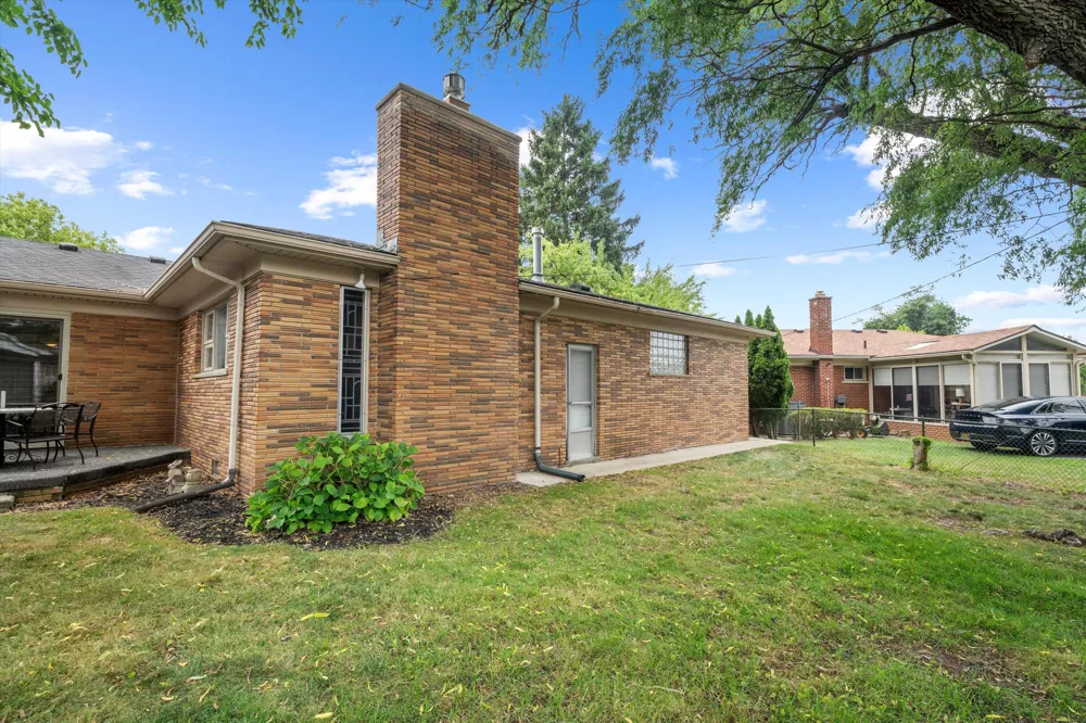 30906 Roycroft Street Livonia, MI 48154