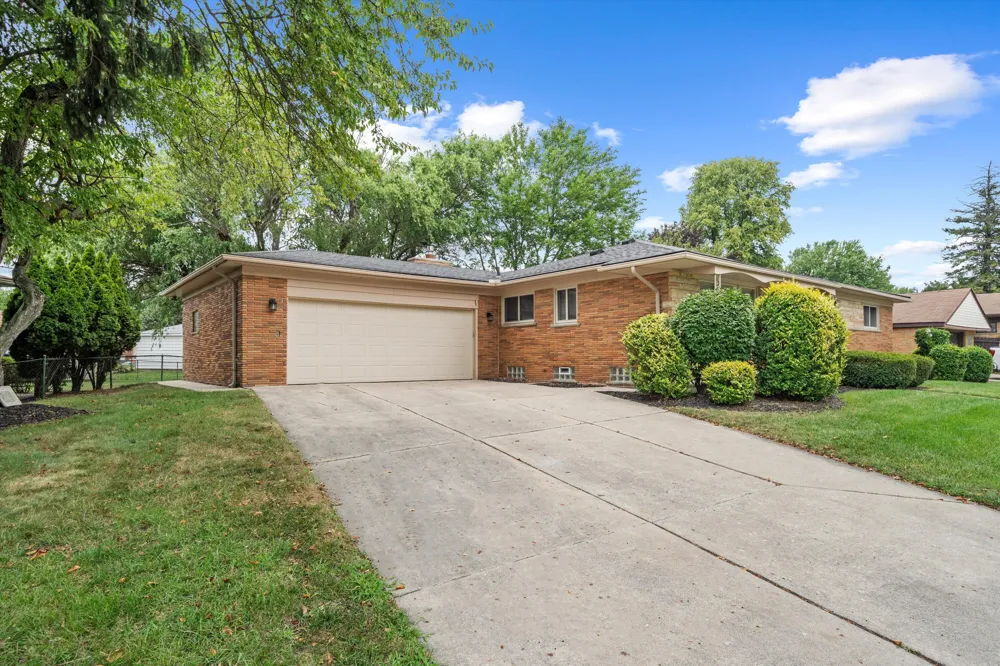 30906 Roycroft Street Livonia, MI 48154