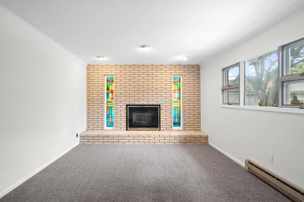 30906 Roycroft Street Livonia, MI 48154