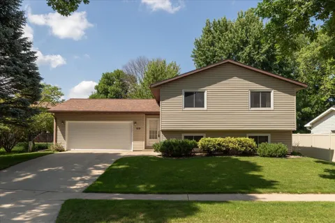 619 Chalet Drive NW