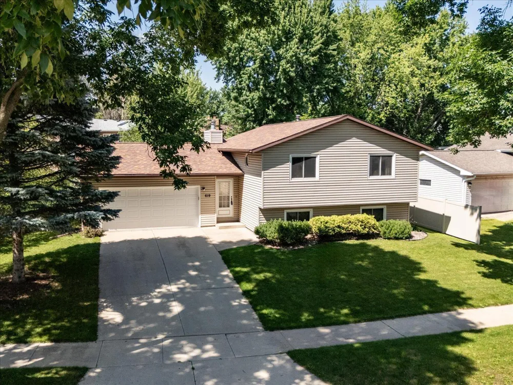 619 Chalet Drive NW Rochester, MN 55901