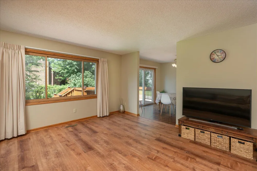 619 Chalet Drive NW Rochester, MN 55901