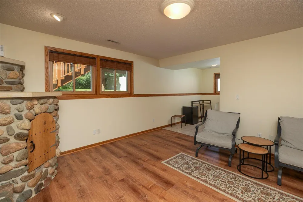 619 Chalet Drive NW Rochester, MN 55901