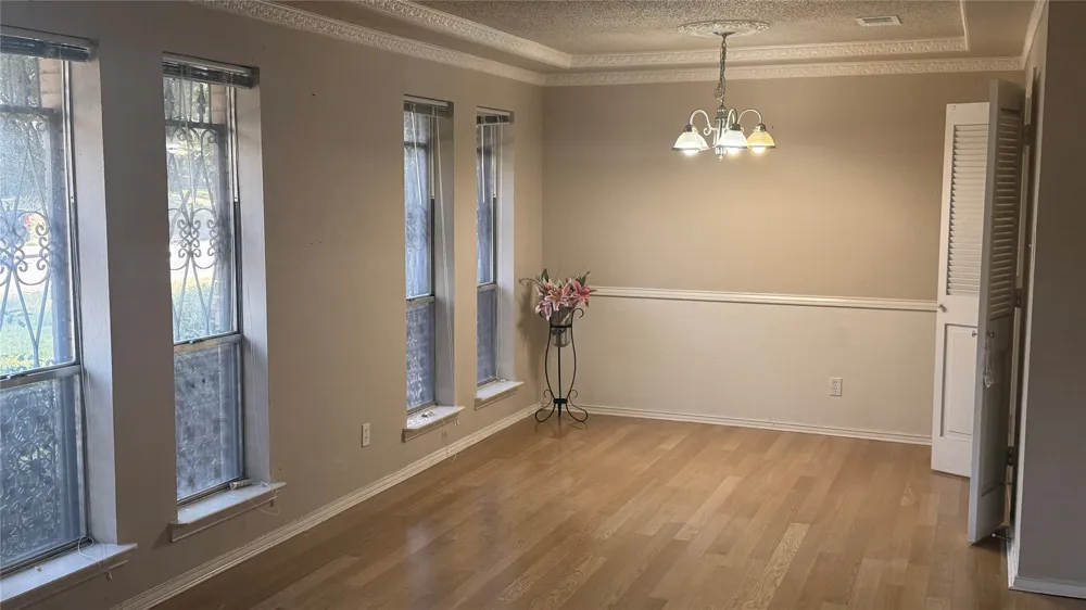 1917 Shady Glen Lane Dallas, TX 75232