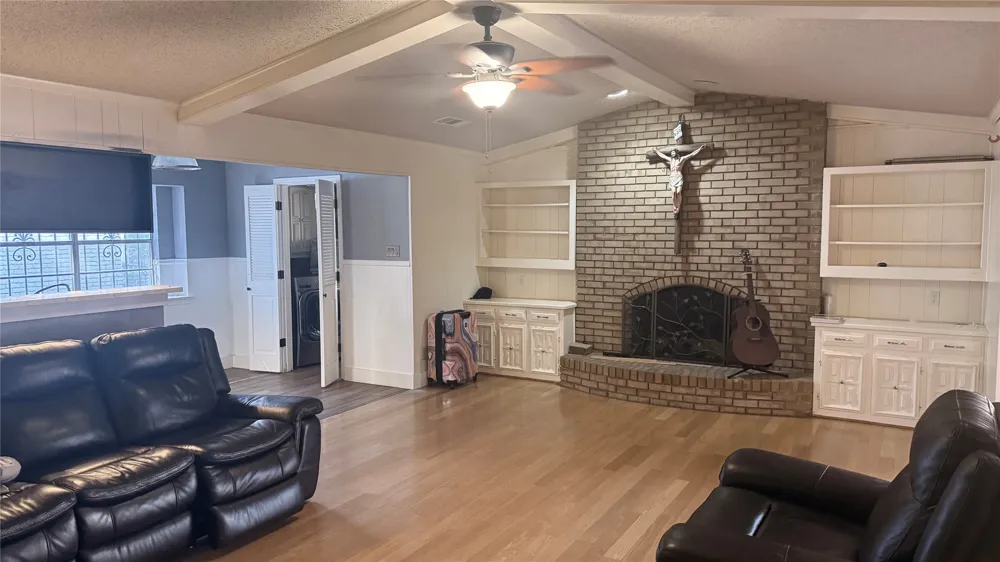 1917 Shady Glen Lane Dallas, TX 75232