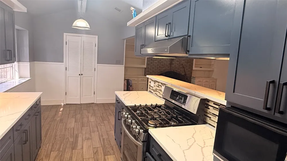 1917 Shady Glen Lane Dallas, TX 75232