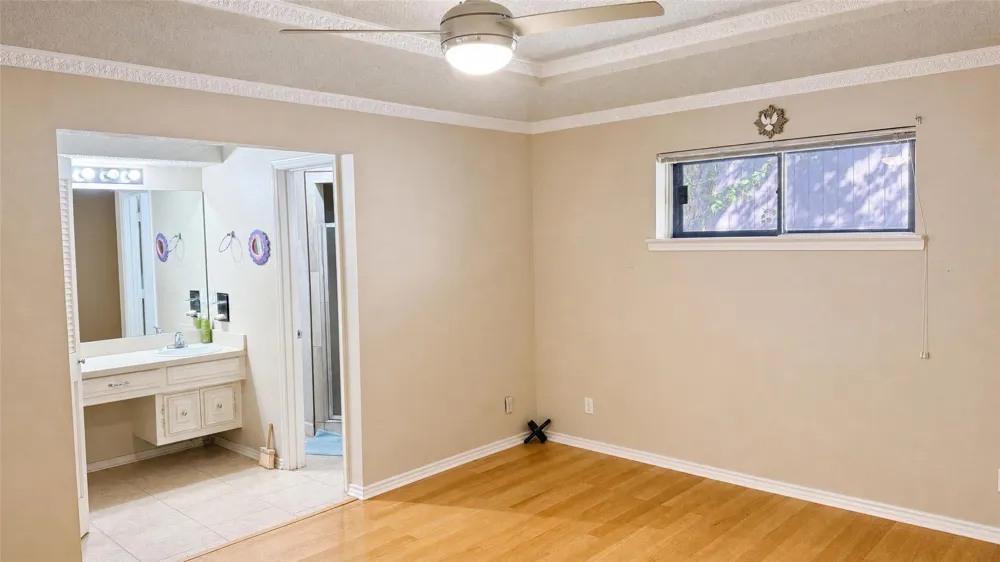 1917 Shady Glen Lane Dallas, TX 75232